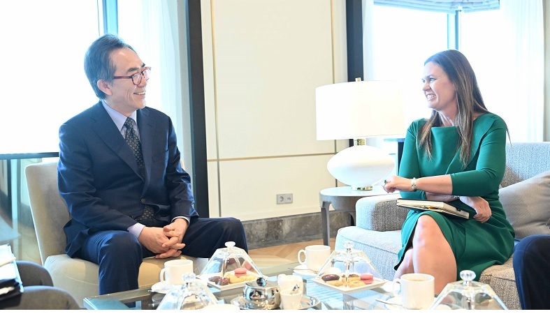 조태열 장관, 사라 샌더스 美 아칸소 주지사 접견