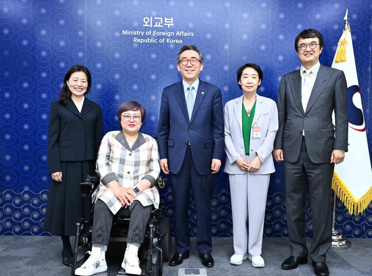 조태열 외교장관, 한국인 유엔 인권협약기구 위원 접견