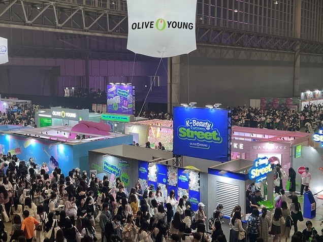 ‘KCON JAPAN 2024’ 찾은 일본 K컬처 팬에 K뷰티 매력 알린 CJ올리브영